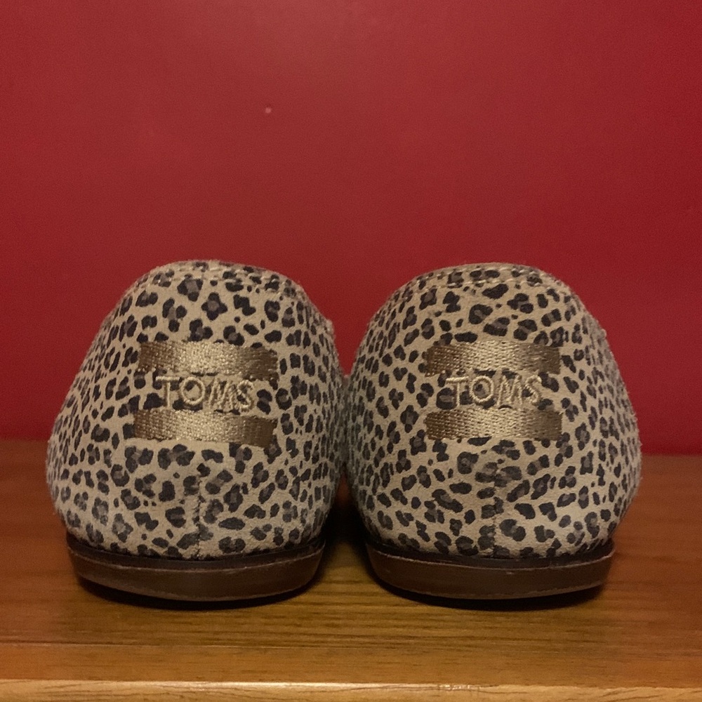 TOMS Women's Cheetah Print Jutti Flats - Picture 2 of 5